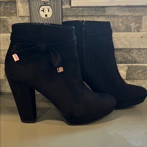 LC Lauren Conrad Elegant Black Heeled Boots